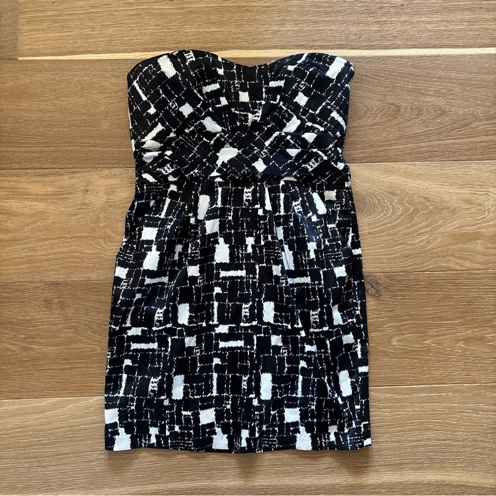 Bar III Medium Strapless Black & White Geometric Cocktail Party Mini Dress